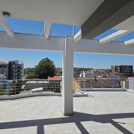 Penthouse With Panoramic View לריסה